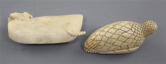 A Chinese ivory model of a quail and a gourd shaped ivory snuff bottle, 19th century, 6.8cm